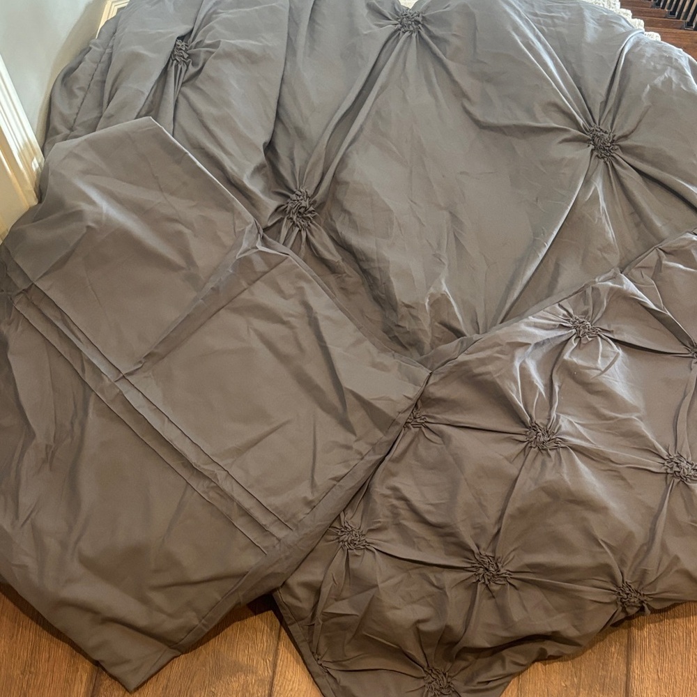 Elegant Gray Bedding Set